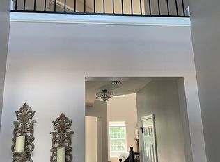 3683 Thornhill Dr, Elgin, IL 60124