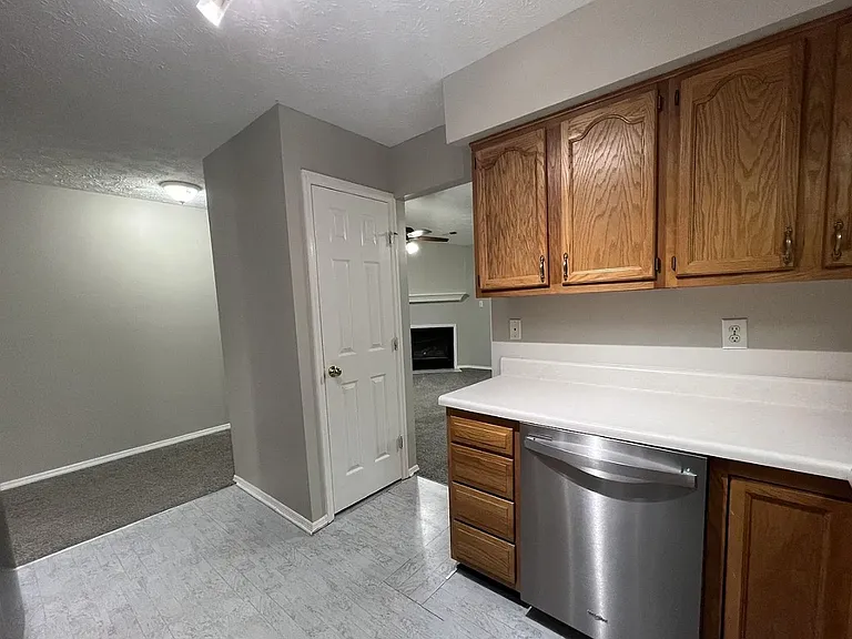 1013 Ashley Michelle Ct — Photo 10