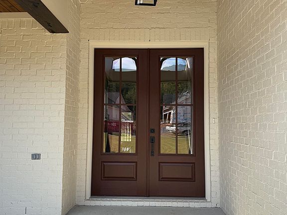 3rd image of 334 Lake Creek Dr