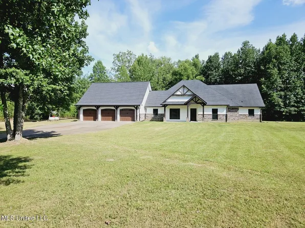 227 Middle Rd, Flora, MS 39071