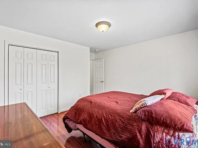 686 Lake Caroline Dr — Photo 41