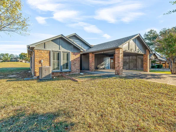 6226 Tezcuco Ct, Granbury, TX 76049