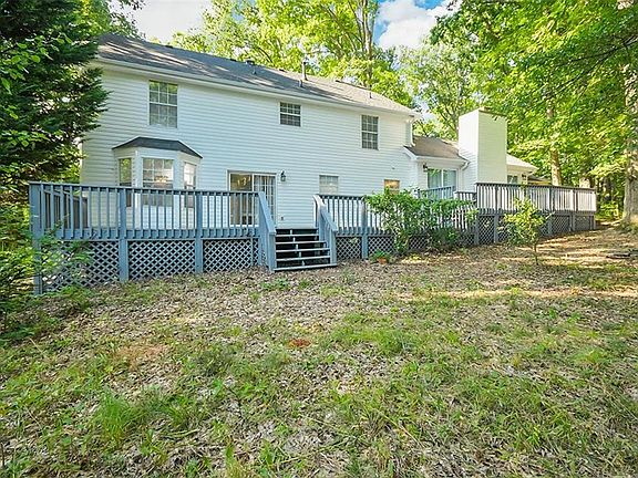5th image of 3899 Arbor Ln SE