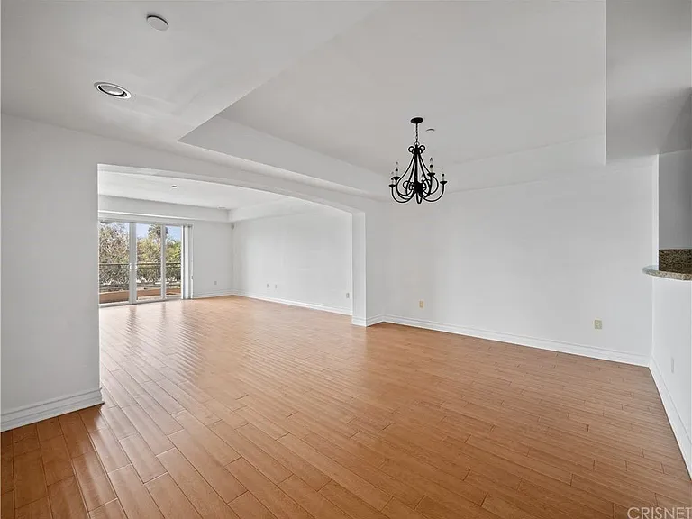1530 S Centinela Ave #202 — Photo 6