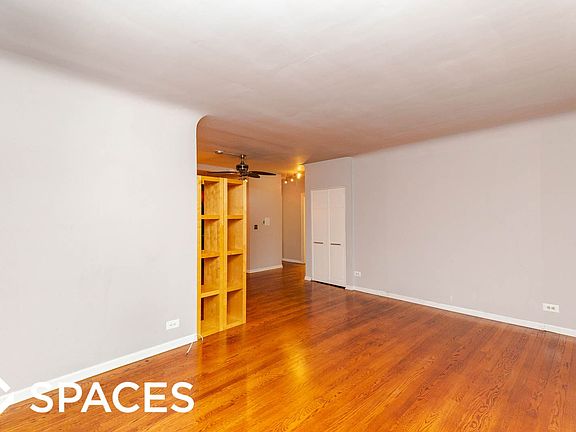 3rd image of 6258 N Artesian Ave APT 1