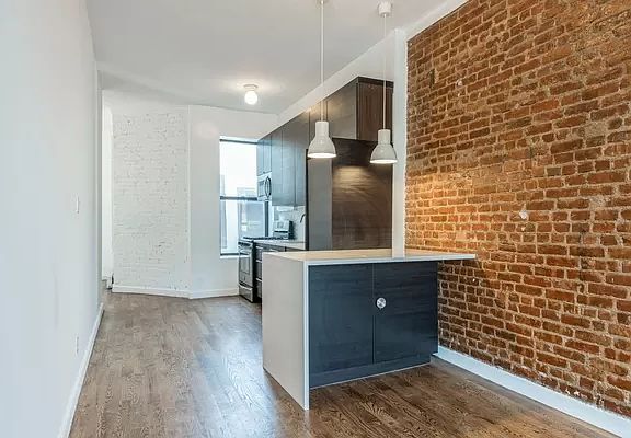 5th image of 815 Saint Johns Pl #3F