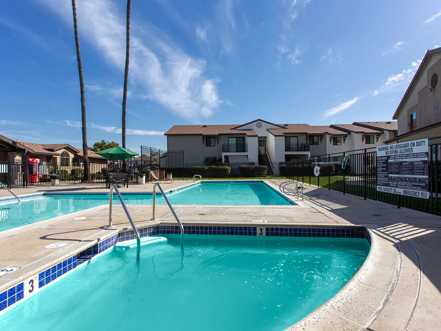 Oro Vista Apartments — Photo 2