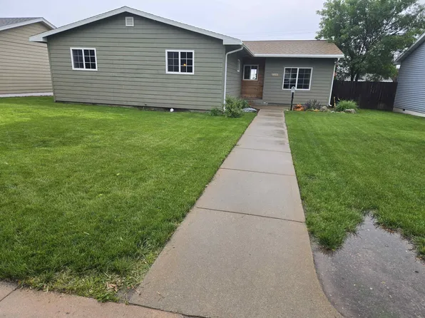 1105 17th St, Gothenburg, NE 69138