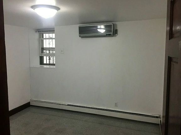 4th image of 25-40 35th St #B1