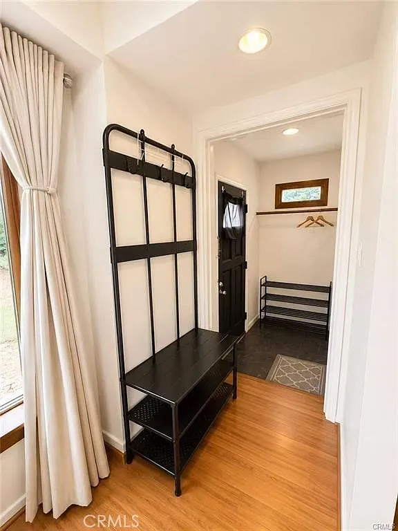 3 bed, 1162 sqft, $3,500 — Photo 2