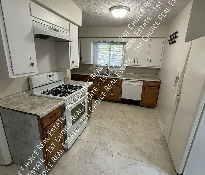 1012 Ontario St — Photo 4