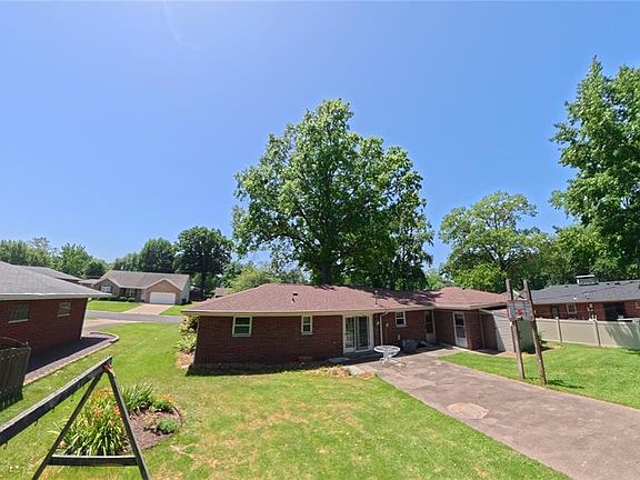 2nd image of 109 Winchester Dr