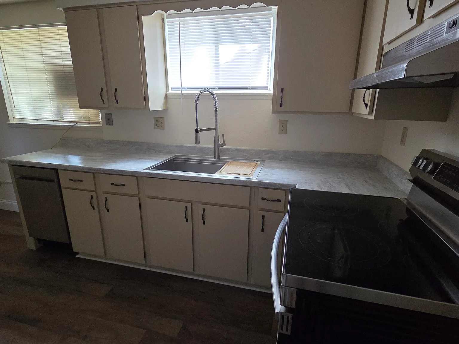 10 Douglas Ln — Photo 3