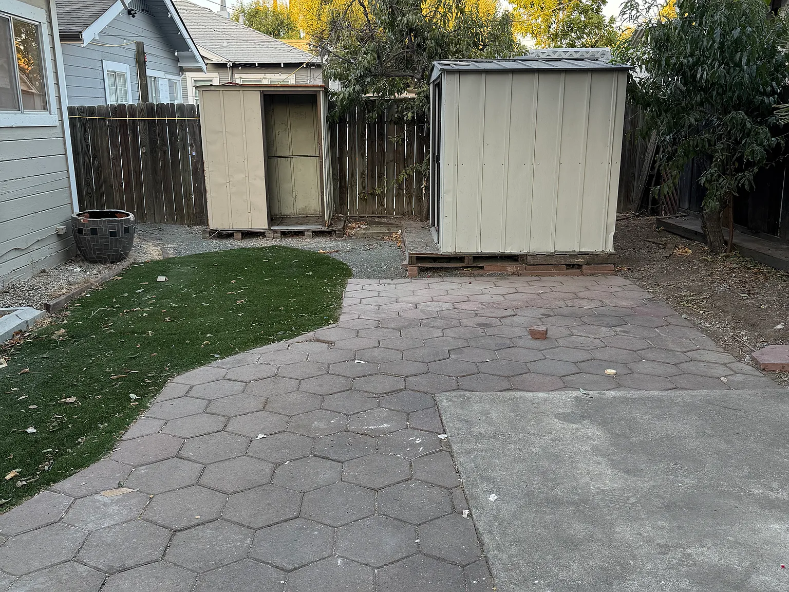 3 bed, 1059 sqft, $2,400 — Photo 2