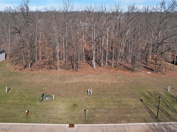6378 Valley Ranch Dr, Maple Heights, OH 44137