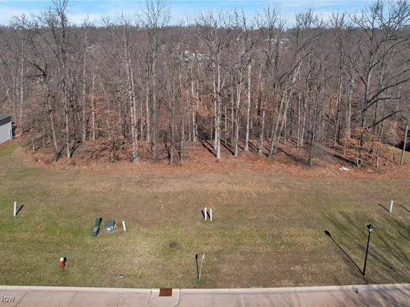 6378 Valley Ranch Dr, Maple Heights, OH 44137