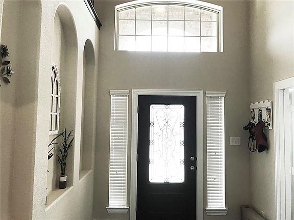 3rd image of 949 Bluebird Way