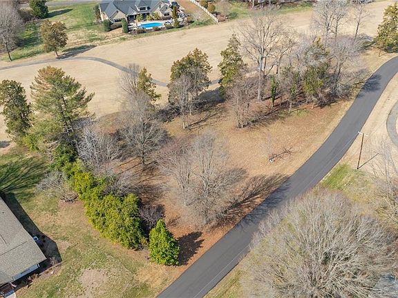 2nd image of 615 Burning Tree Cir