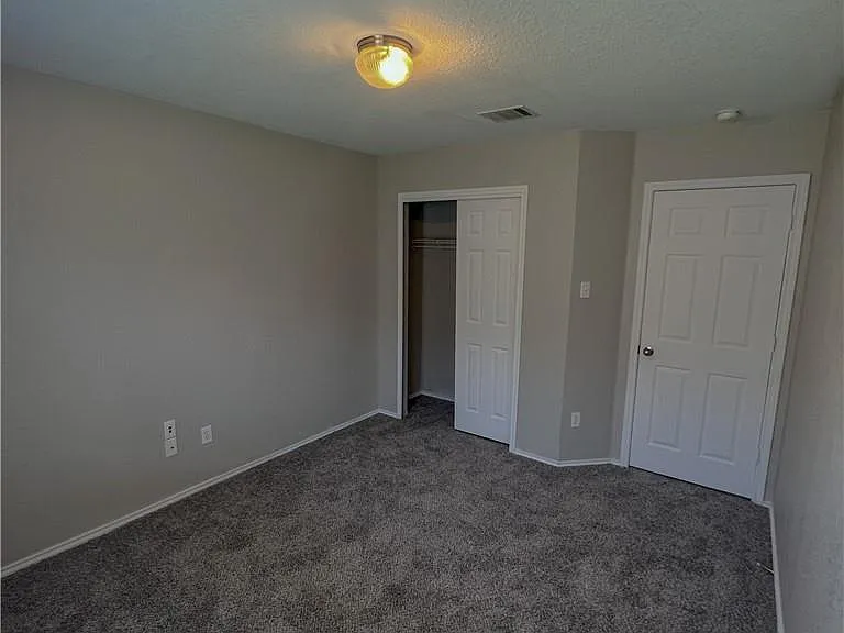 325 Altamont St — Photo 10