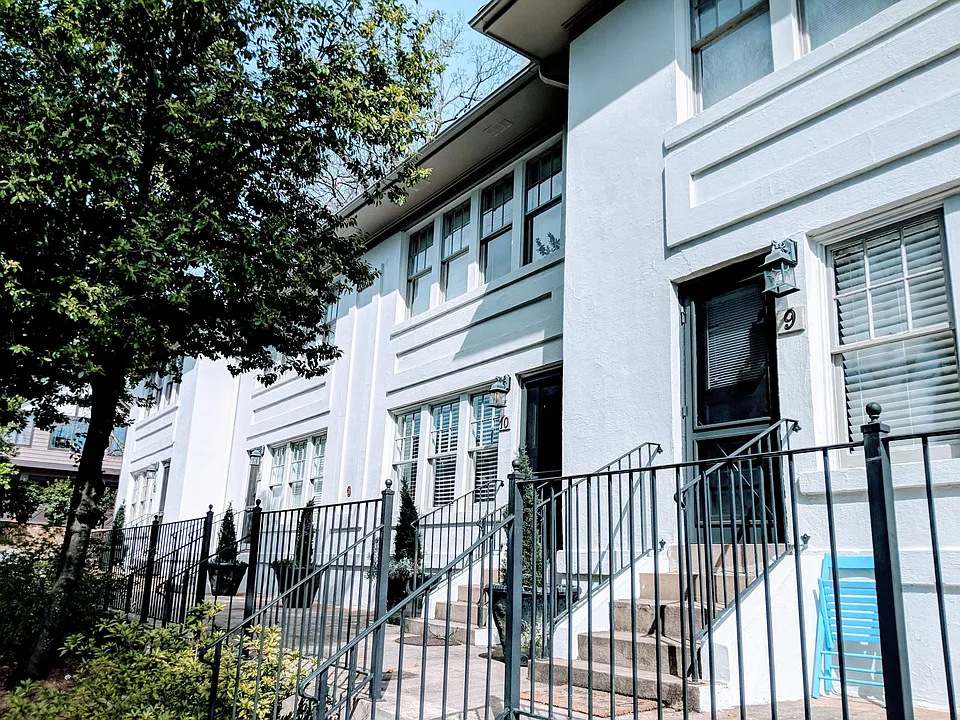 711 E McBee Ave #10