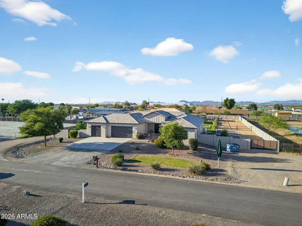 1124 E LOVELAND Lane, San Tan Valley, AZ 85140