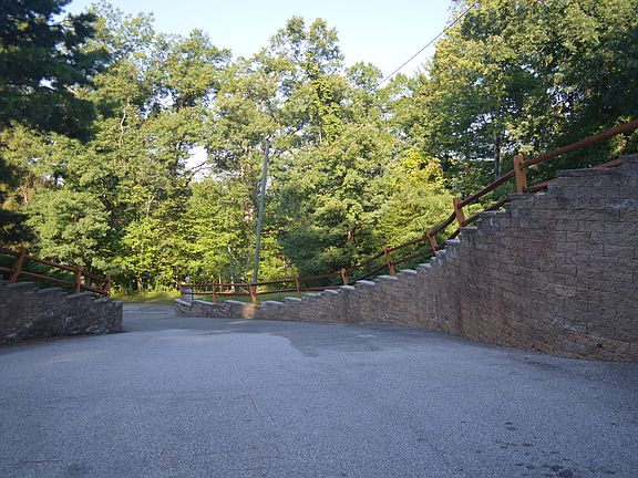 Large multicars drive way