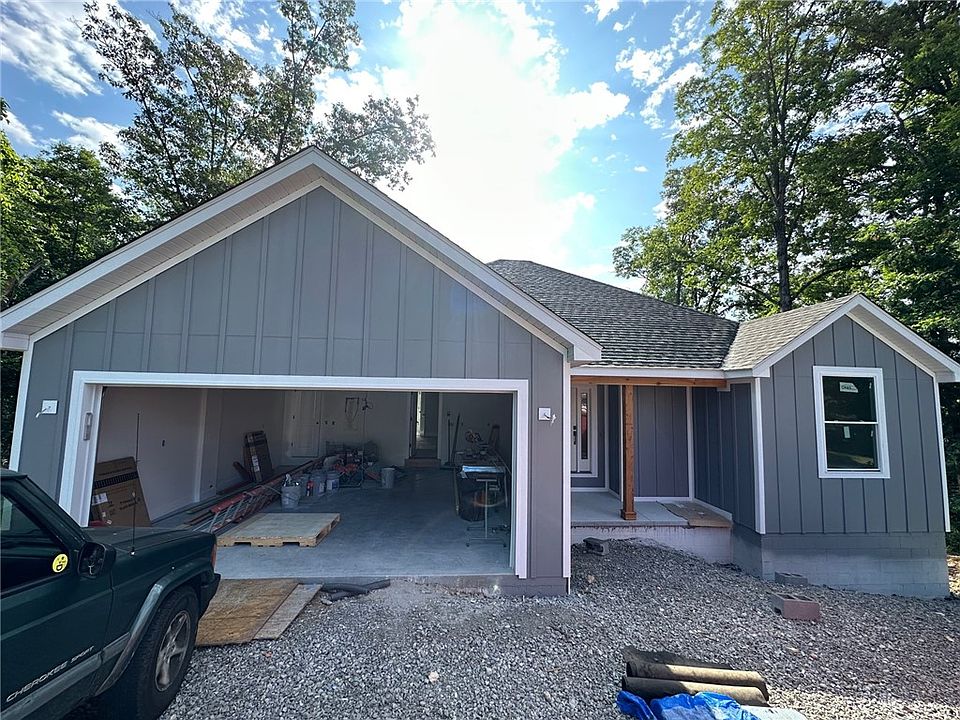 1st image of 27 Salisbury Dr