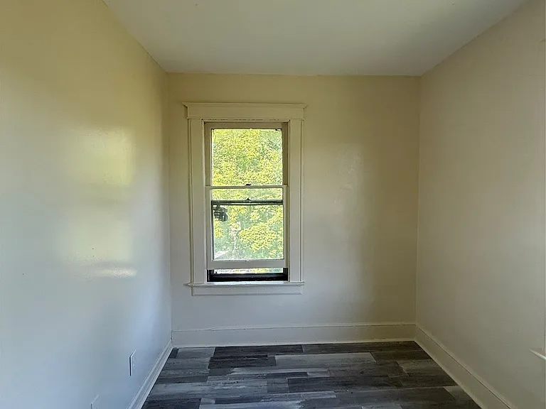 64 Louisa St #1 — Photo 4
