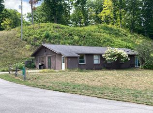 7605 E Shore Rd, Traverse City, MI 49686
