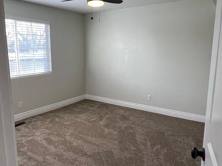 893 E Arnecia Ct #20 — Photo 8