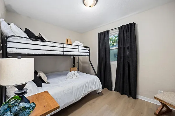 2 bed, 800 sqft, $1,999 — Photo 4