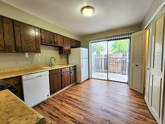 4th image of 57 Castle Royal Dr