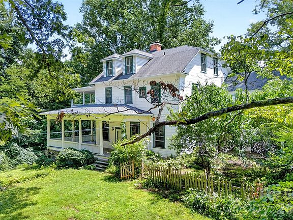 2nd image of 22 Woodbend Ln