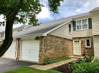 25W032 Keswick Ln, Naperville, IL 60540