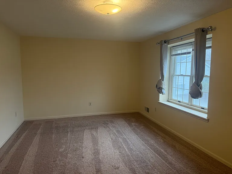 55 Frenchwoods Cir — Photo 4
