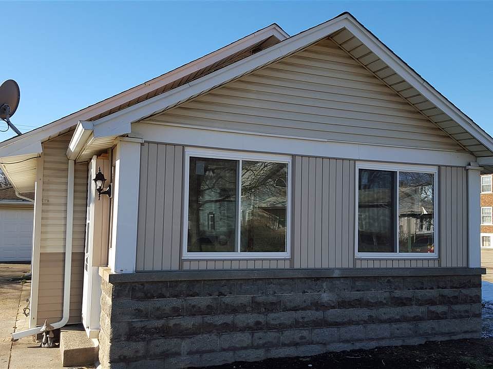 1st image of 225 Melville St