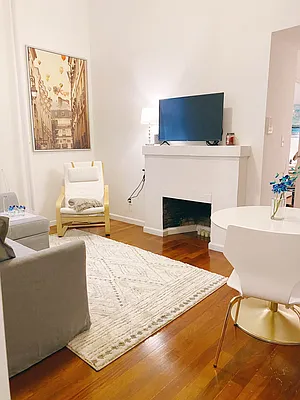 Rented by REAL New York | media 22