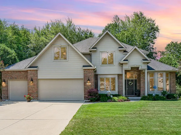 5311 Trailridge Dr, Midland, MI 48640