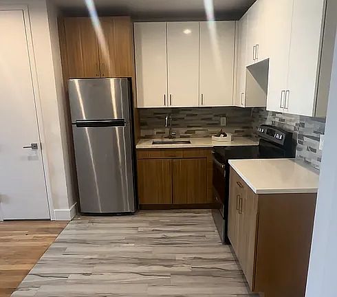 2nd image of 2004 Davidson Ave #5D