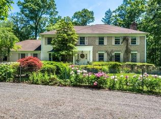 11 N Gate Rd, Mendham, NJ 07945