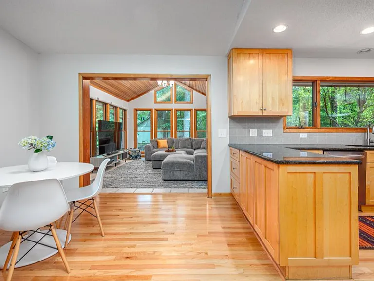1020 Burning Tree Dr — Photo 17