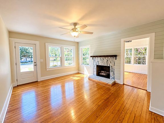 3rd image of 111 Cooper St.