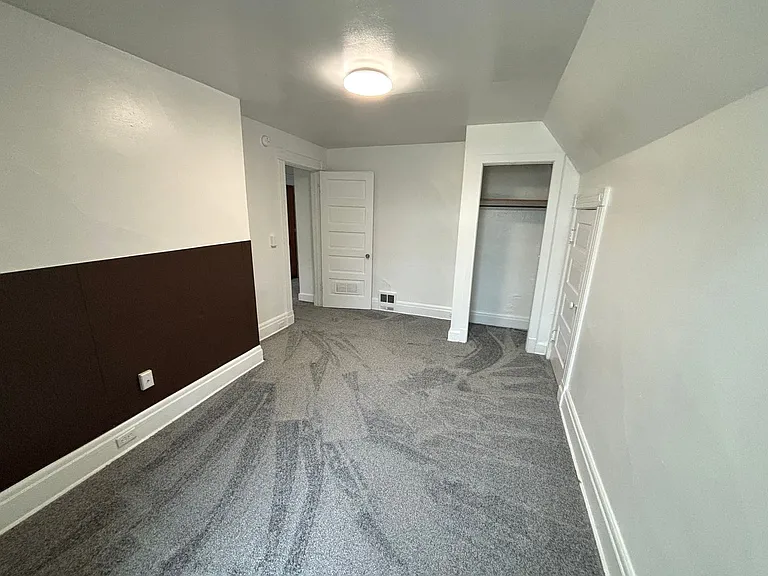 301 W 8th St — Photo 14