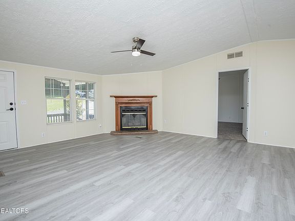 5th image of 1587 Lower Caney Valley Rd
