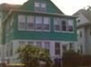 203-205 Wayne St, Bridgeport, CT 06606
