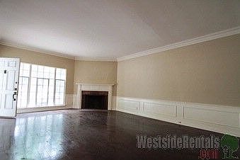 3rd image of 618 S Crescent Heights Blvd