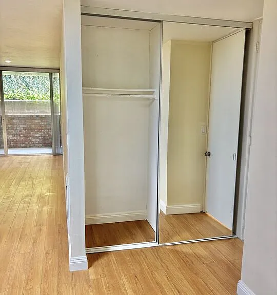 6526 Ocean Crest Dr #102 — Photo 9