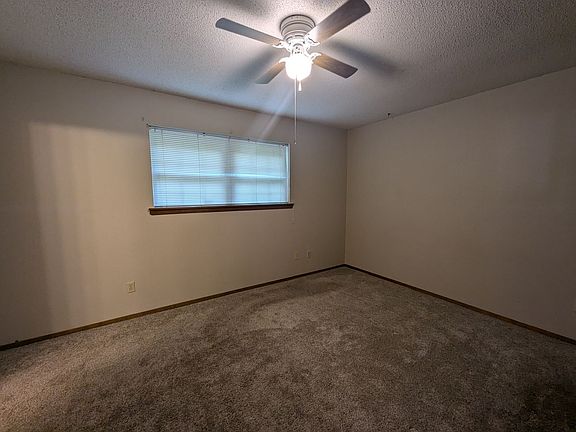 5th image of 3220 Juniper Dr
