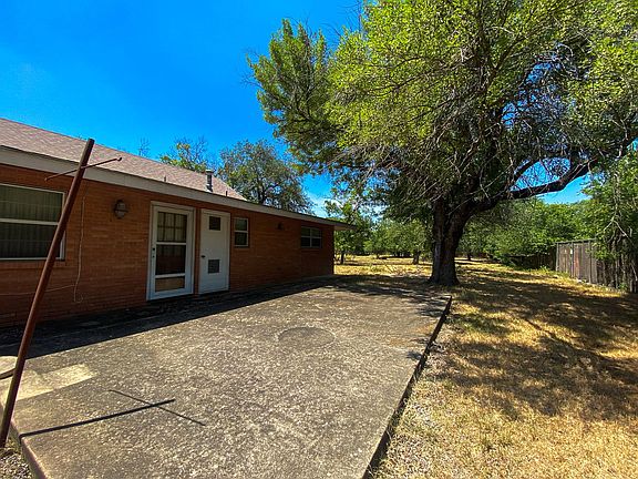 3rd image of 7723 Woodchase Dr #101