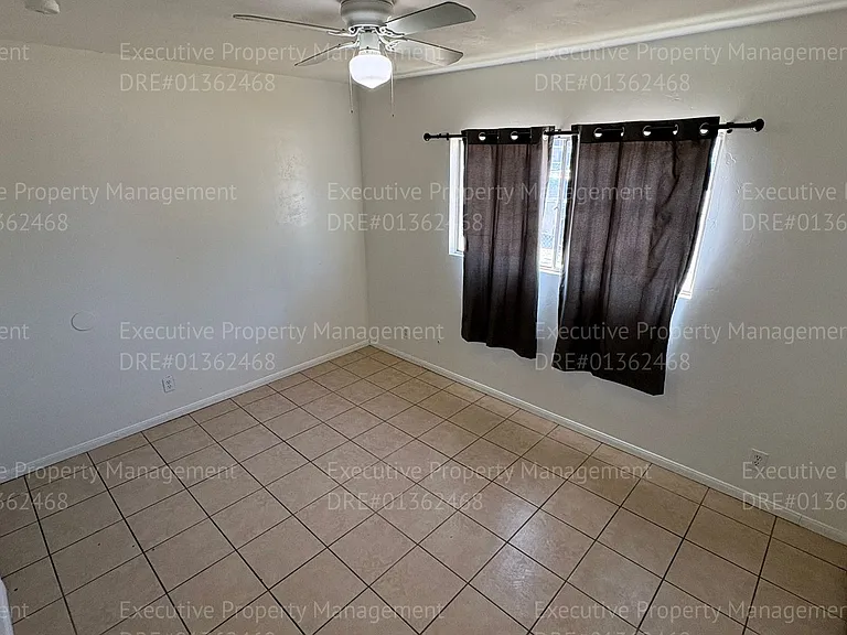 820 Moore St — Photo 32